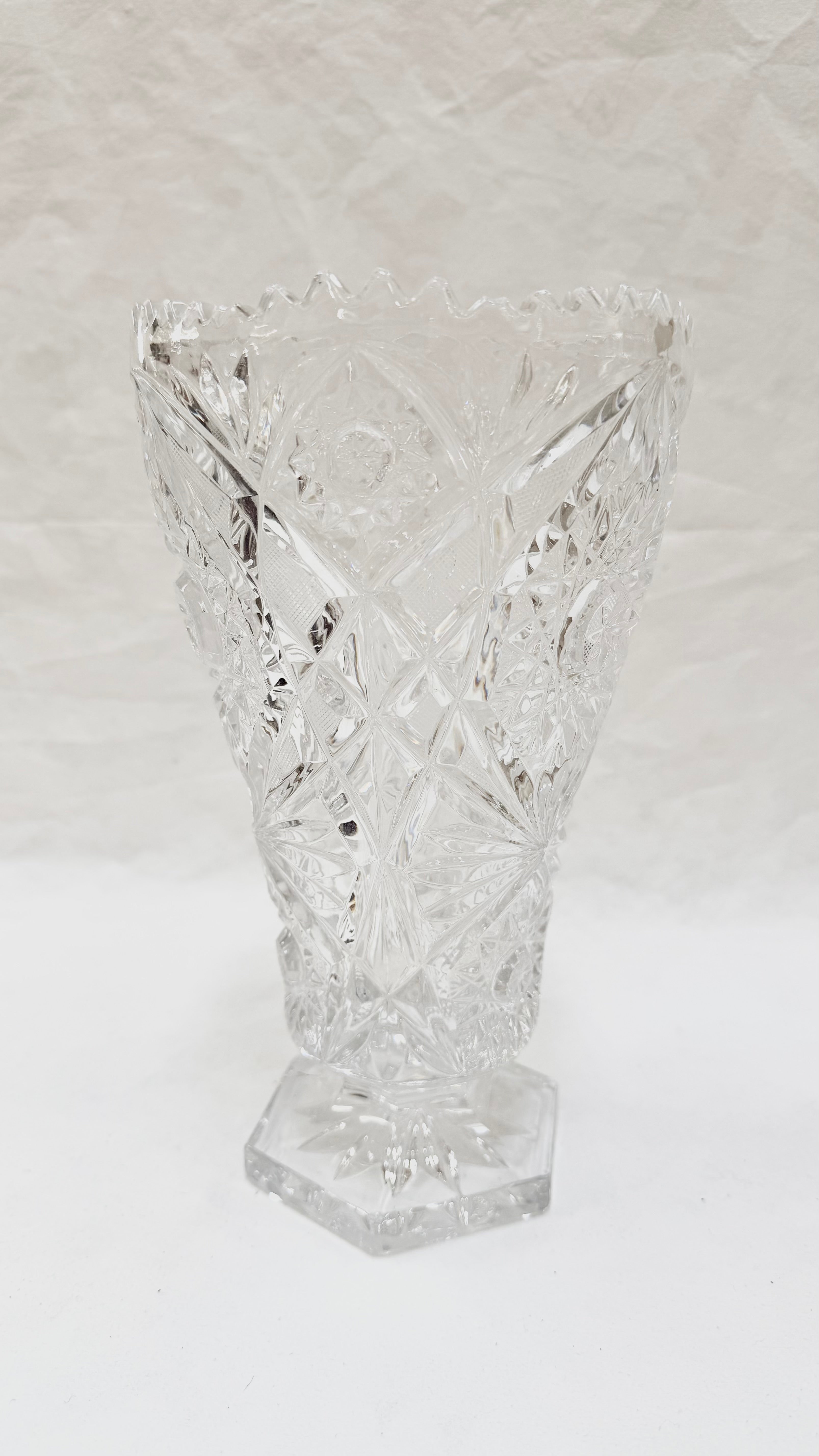 Vază din Cristal 24% PbO – Ø15,5 × 26 cm