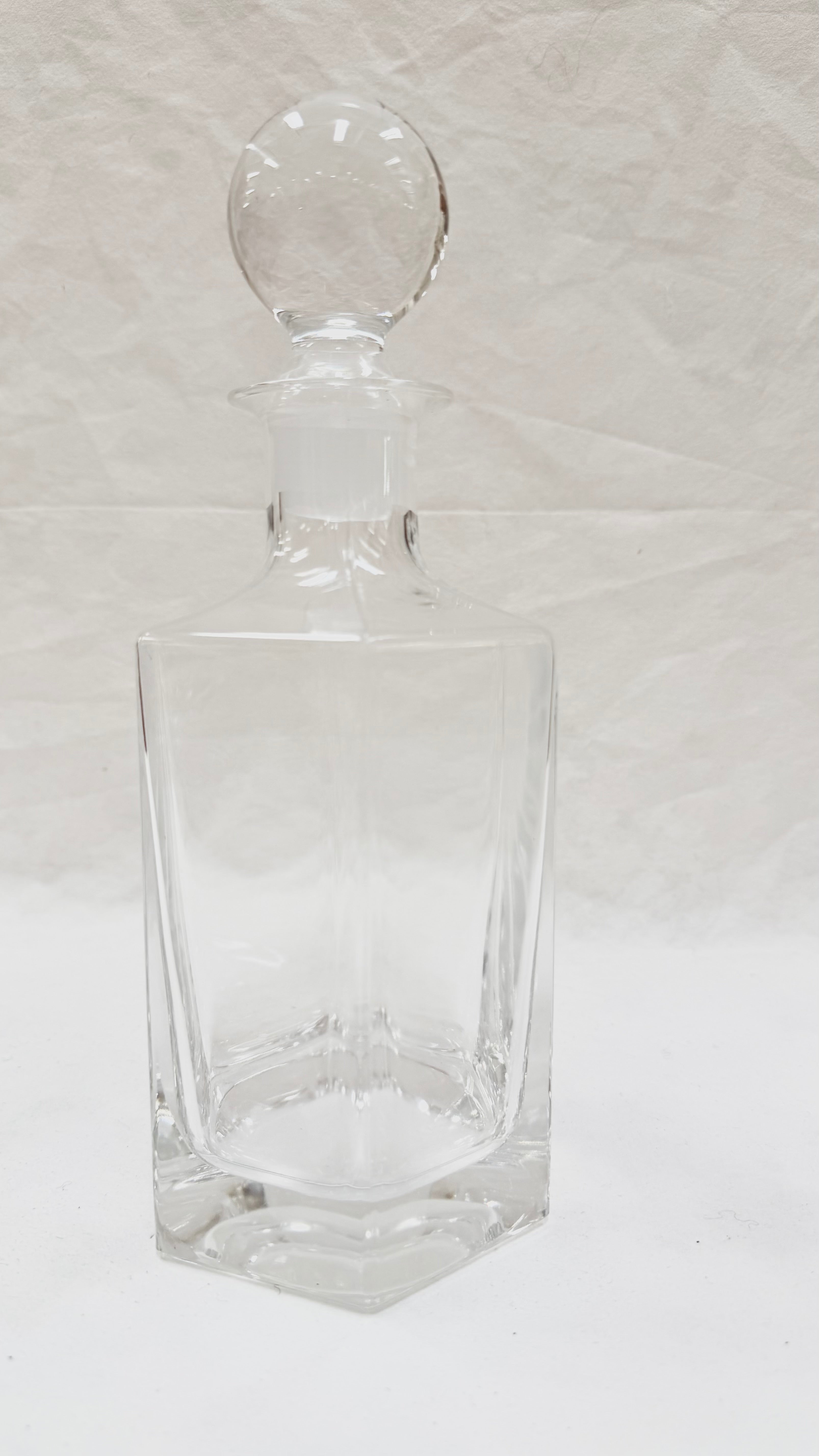 Sticlă din Cristal 24% PbO – 11 × 11 × 28 cm
