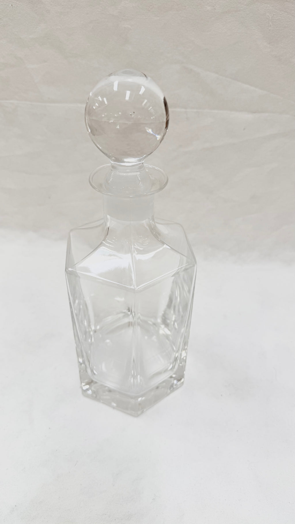 Sticlă din Cristal 24% PbO – 11 × 11 × 28 cm