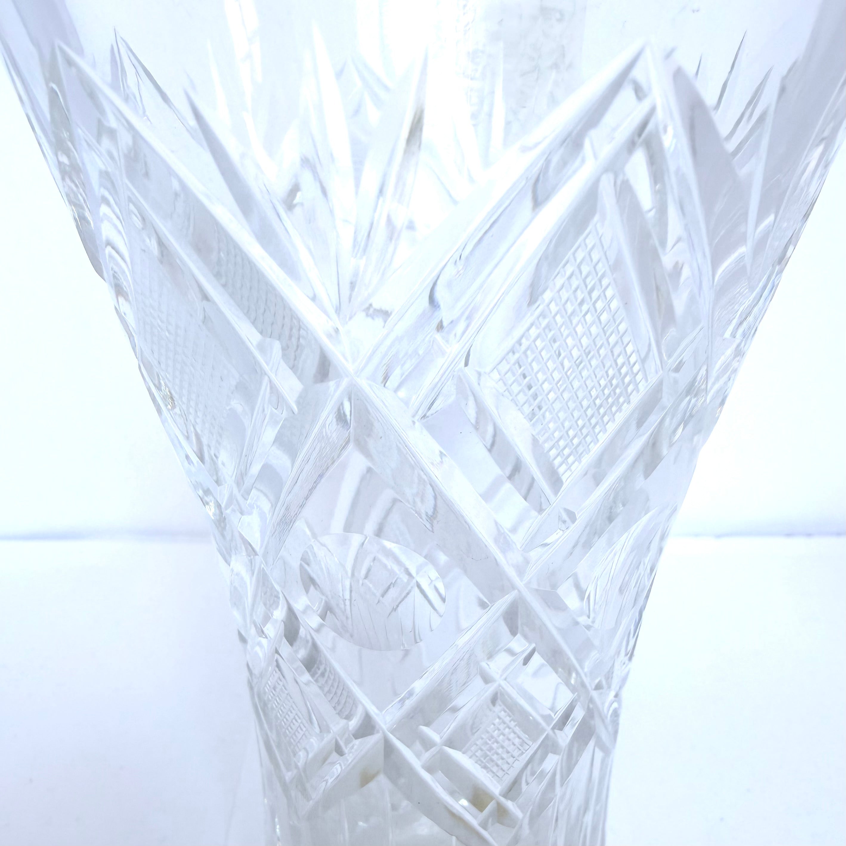 Vază Cristal 24% PbO Transparentă – Ø9,5 × 15,5 cm