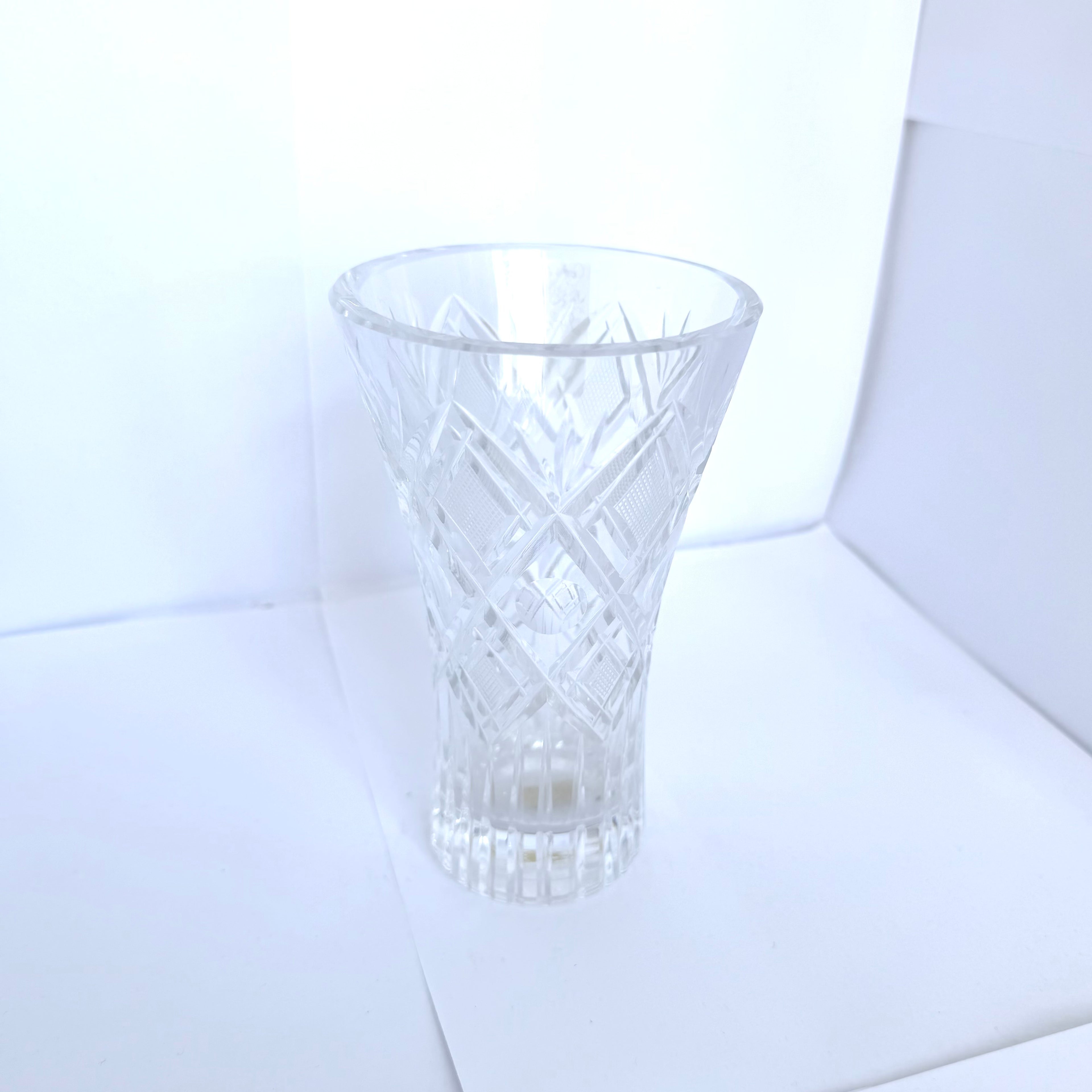 Vază Cristal 24% PbO Transparentă – Ø9,5 × 15,5 cm
