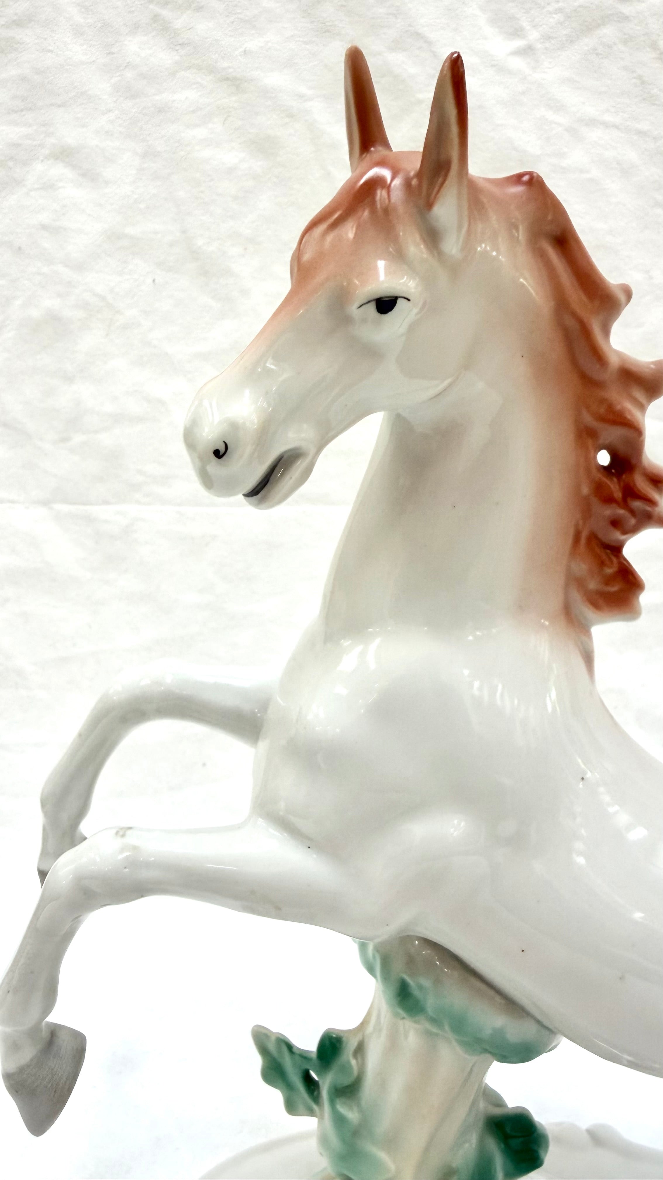 Bibelou din Porțelan în Formă de Cal, Alb – 30 × 13 × 32 cm