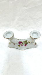 Sfeșnic din Porțelan Alb cu Imprimeu Floral – 18 × 7 × 9,5 cm