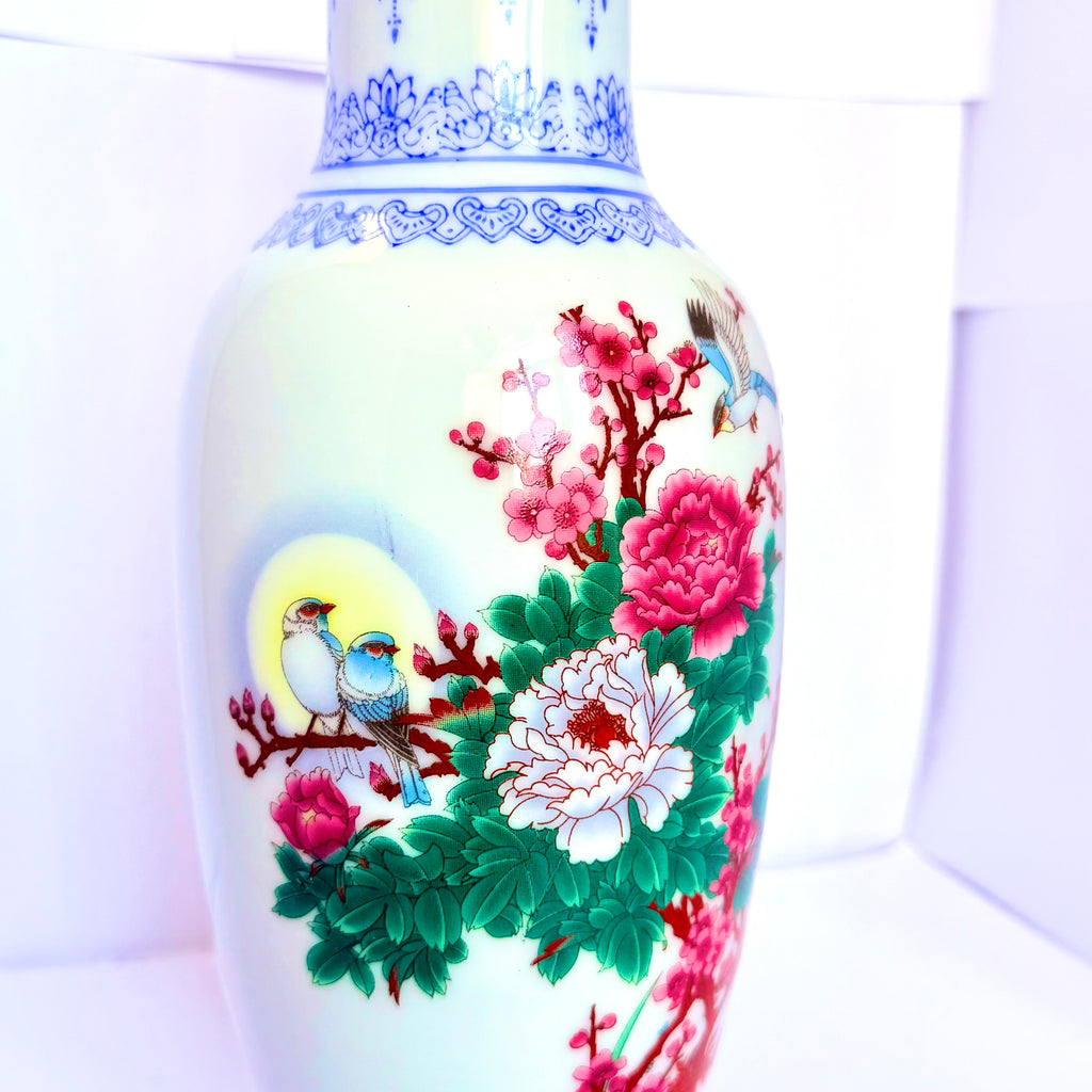 Vază din Porțelan Chinezească – Albă cu Imprimeu Multicolor – Ø11 × 26 cm