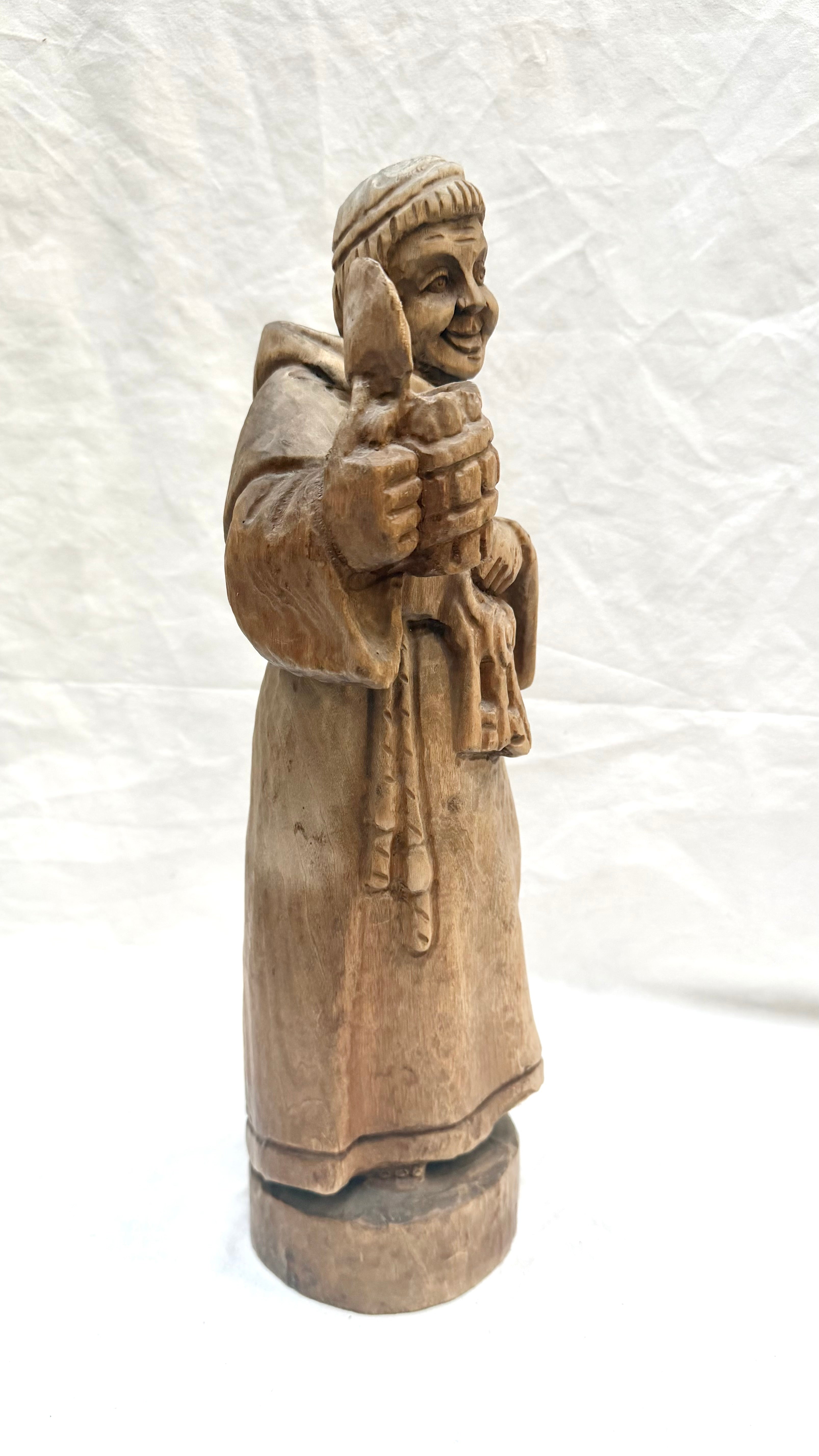 Statuetă din Lemn Sculptată Manual – Călugăr – 14 × 14 × 43,5 cm