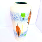 Vază din Ceramică Albă cu Imprimeu Multicolor – Ø12 × 23 cm