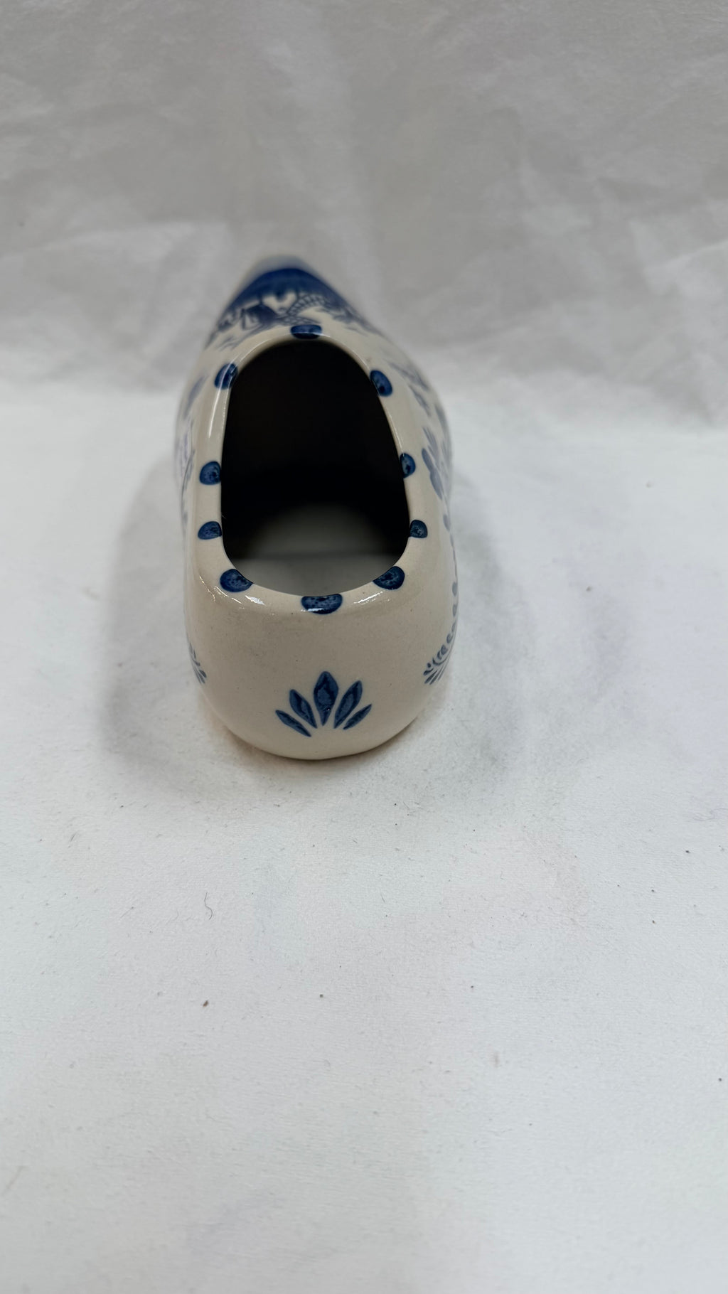 Bibelou din Ceramică în Formă de Papuc Olandez, Lucrat Manual – 19 × 9 × 8 cm