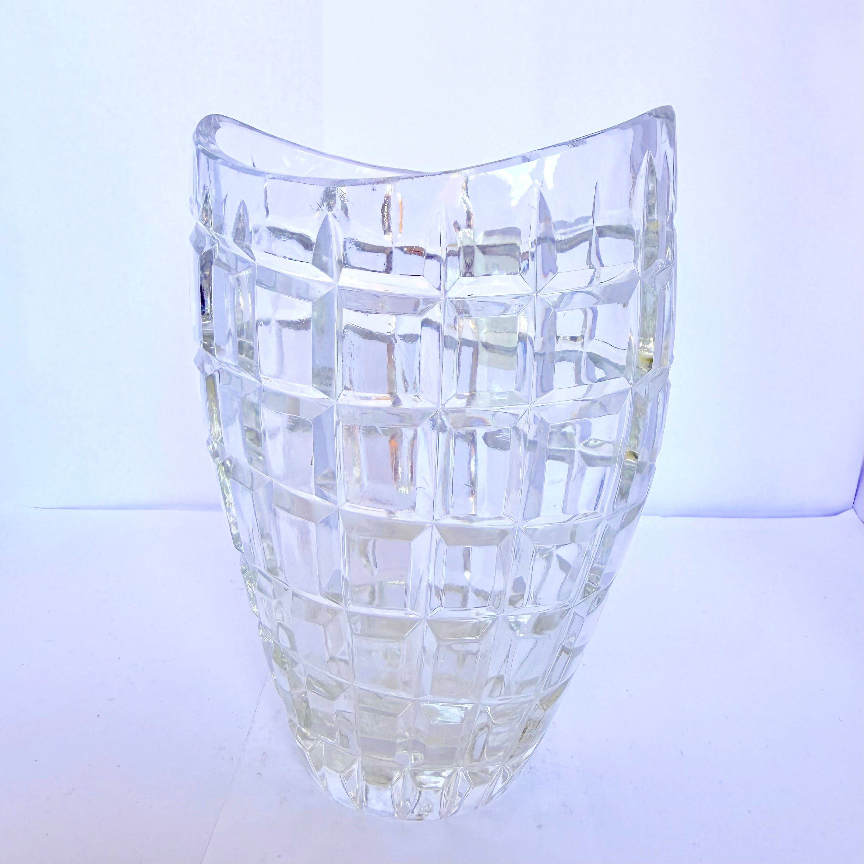 Vază din Cristal 24% PbO Transparentă – 11,5 x 7 x 15,5cm