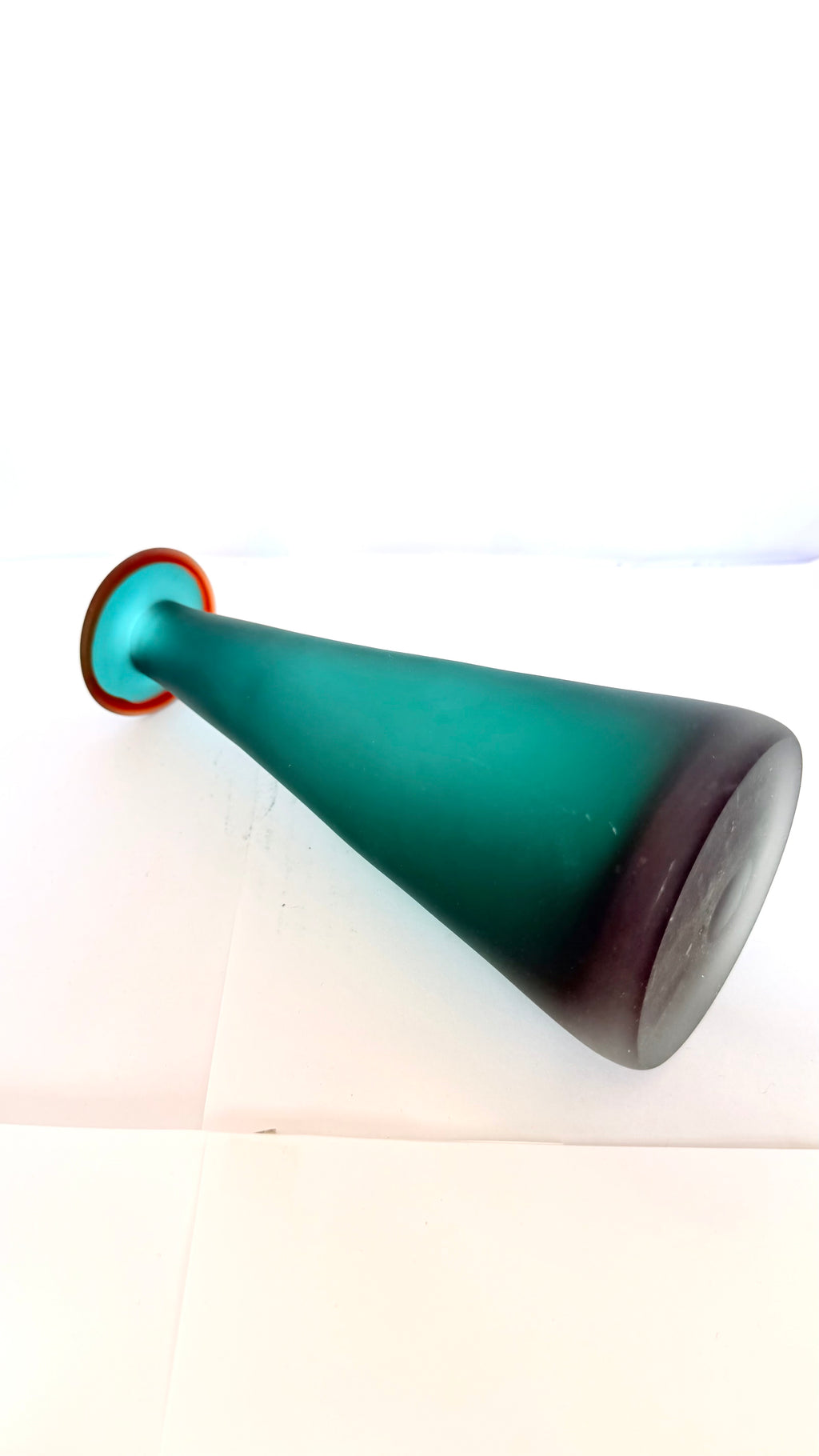 Vază din Sticlă Verde – Ø9 × 20 cm