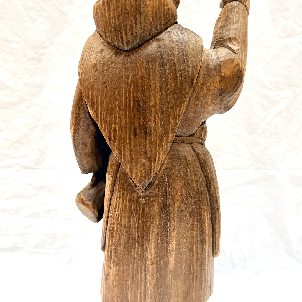 Statuetă din Lemn Sculptată Manual – Călugăr – 23 × 17 × 52 cm