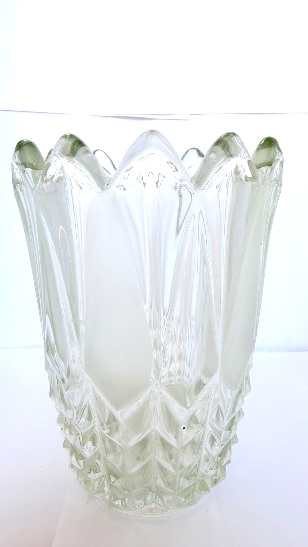 Vază din Semicristal Transparentă – Ø14 × 19 cm