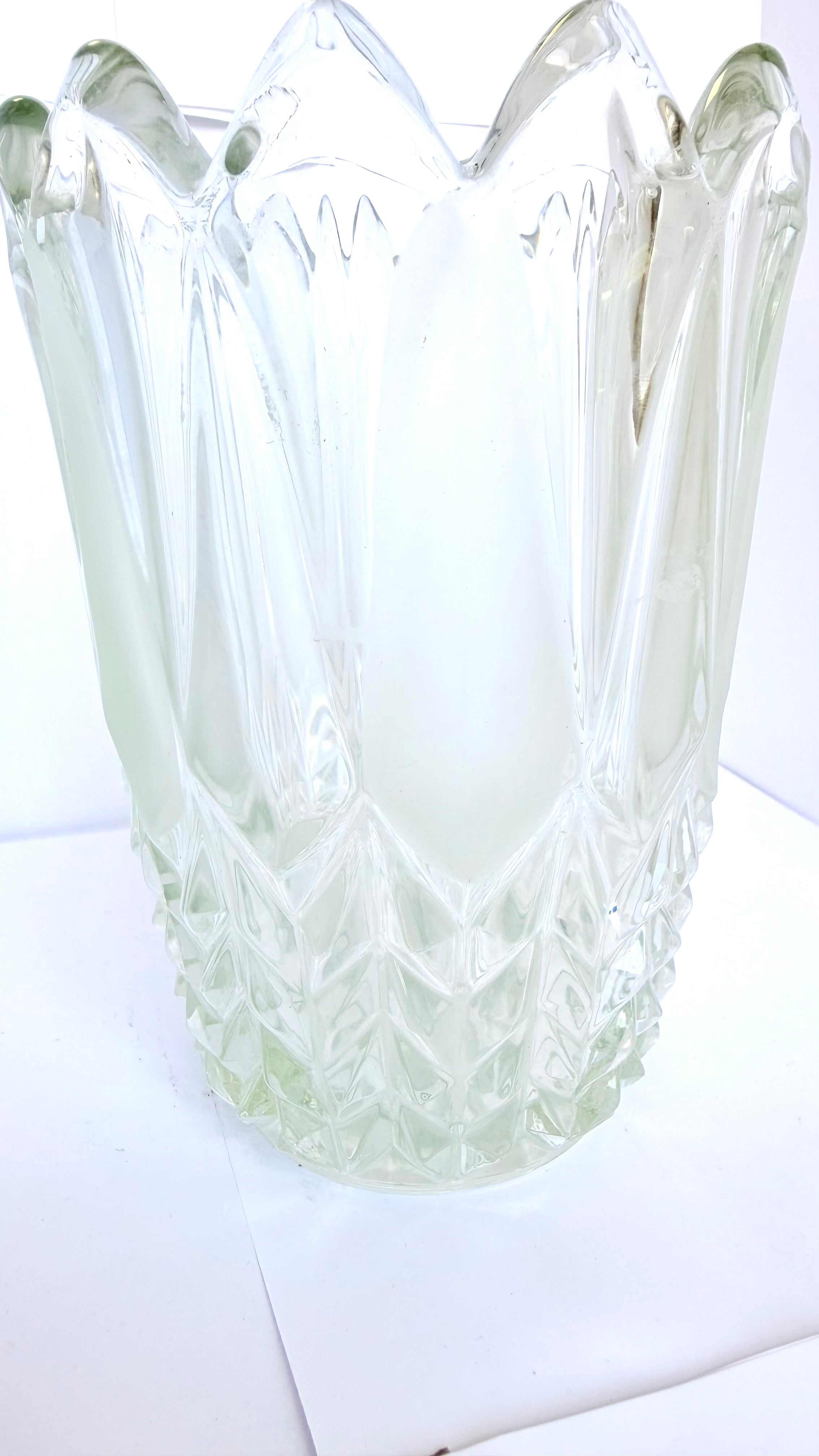 Vază din Semicristal Transparentă – Ø14 × 19 cm
