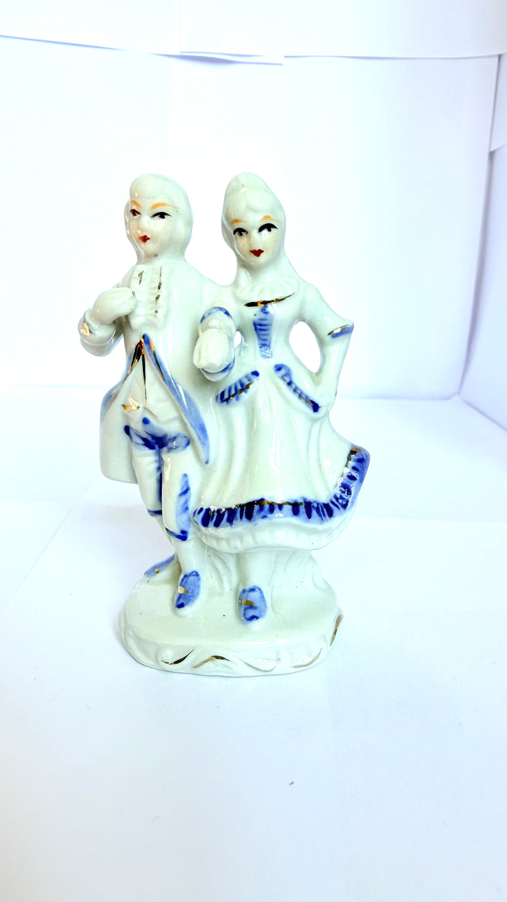 Bibelou din Porțelan – 7 × 5 × 11 cm
