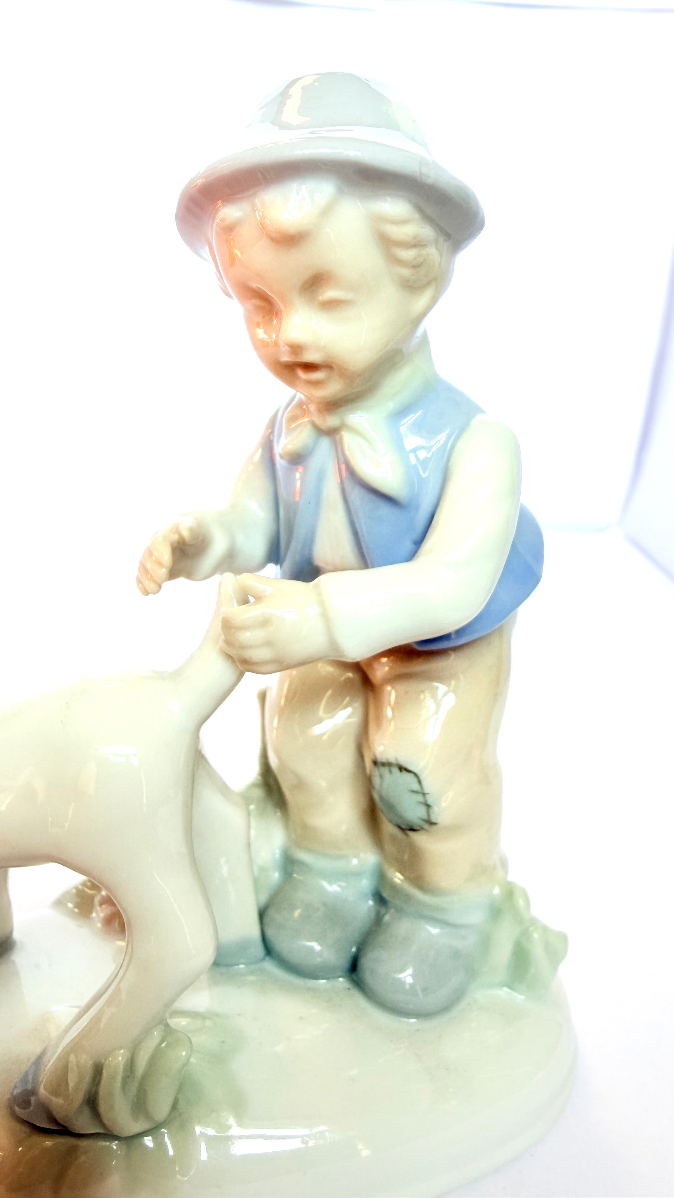 Bibelou din Porțelan – 11 × 5,5 × 13 cm