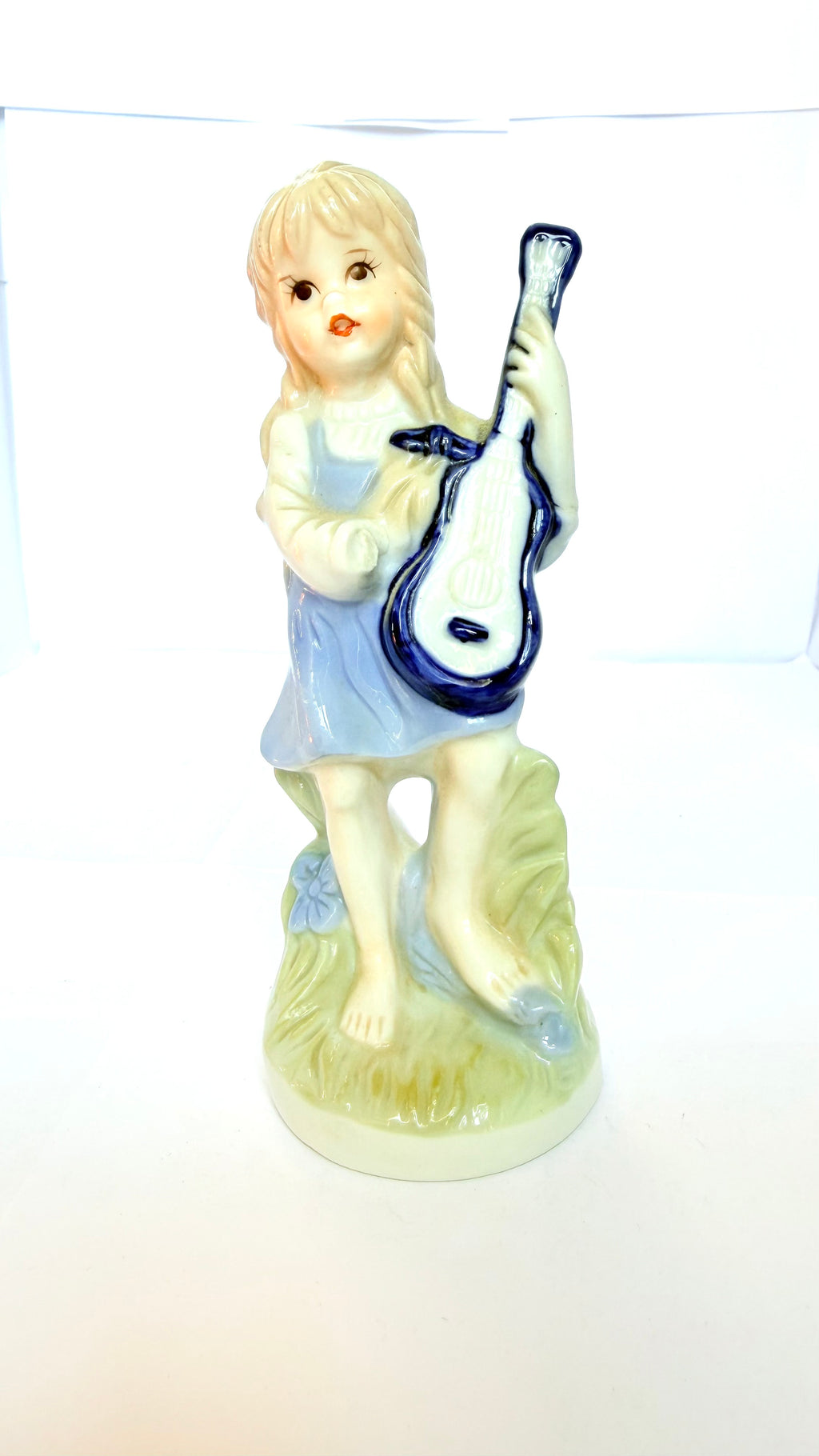 Bibelou din Porțelan – 6 × 6 × 16 cm