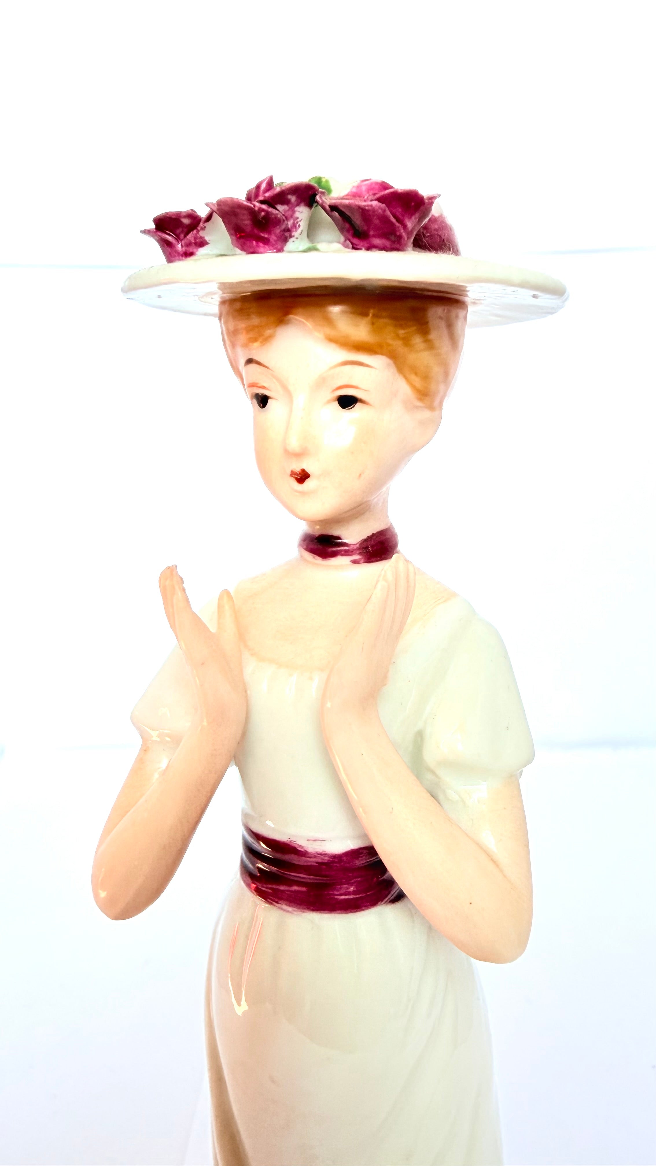 Bibelou din Porțelan – 8,5 × 7,5 × 23 cm