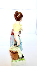 Bibelou din Porțelan – 5 × 7 × 15,5 cm