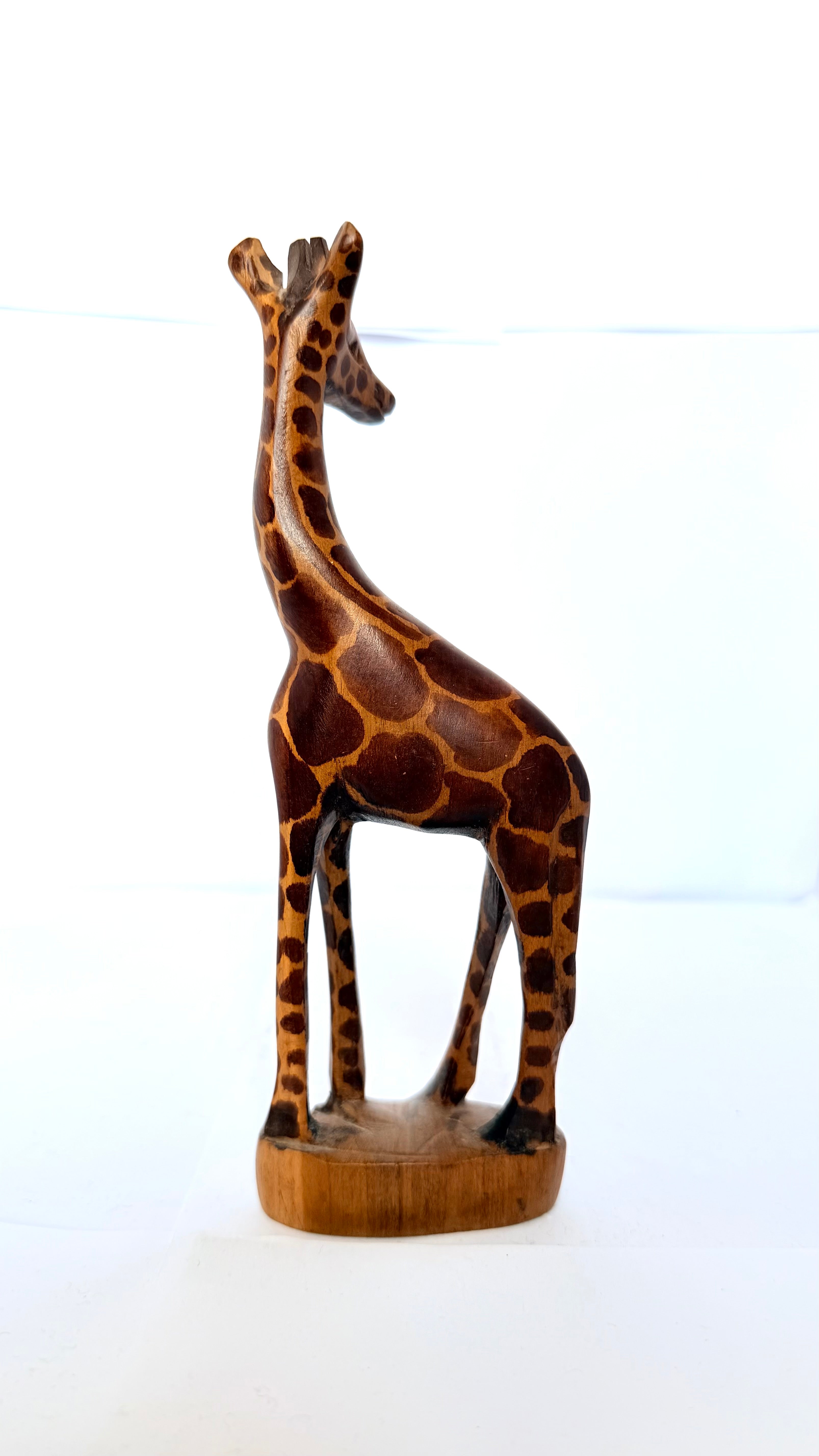 Statuetă din Lemn Lucrată Manual – 7,5 × 3 × 20 cm