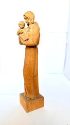 Statuetă din Lemn Lucrată Manual – 6 × 6 × 23 cm