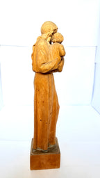 Statuetă din Lemn Lucrată Manual – 6 × 6 × 23 cm