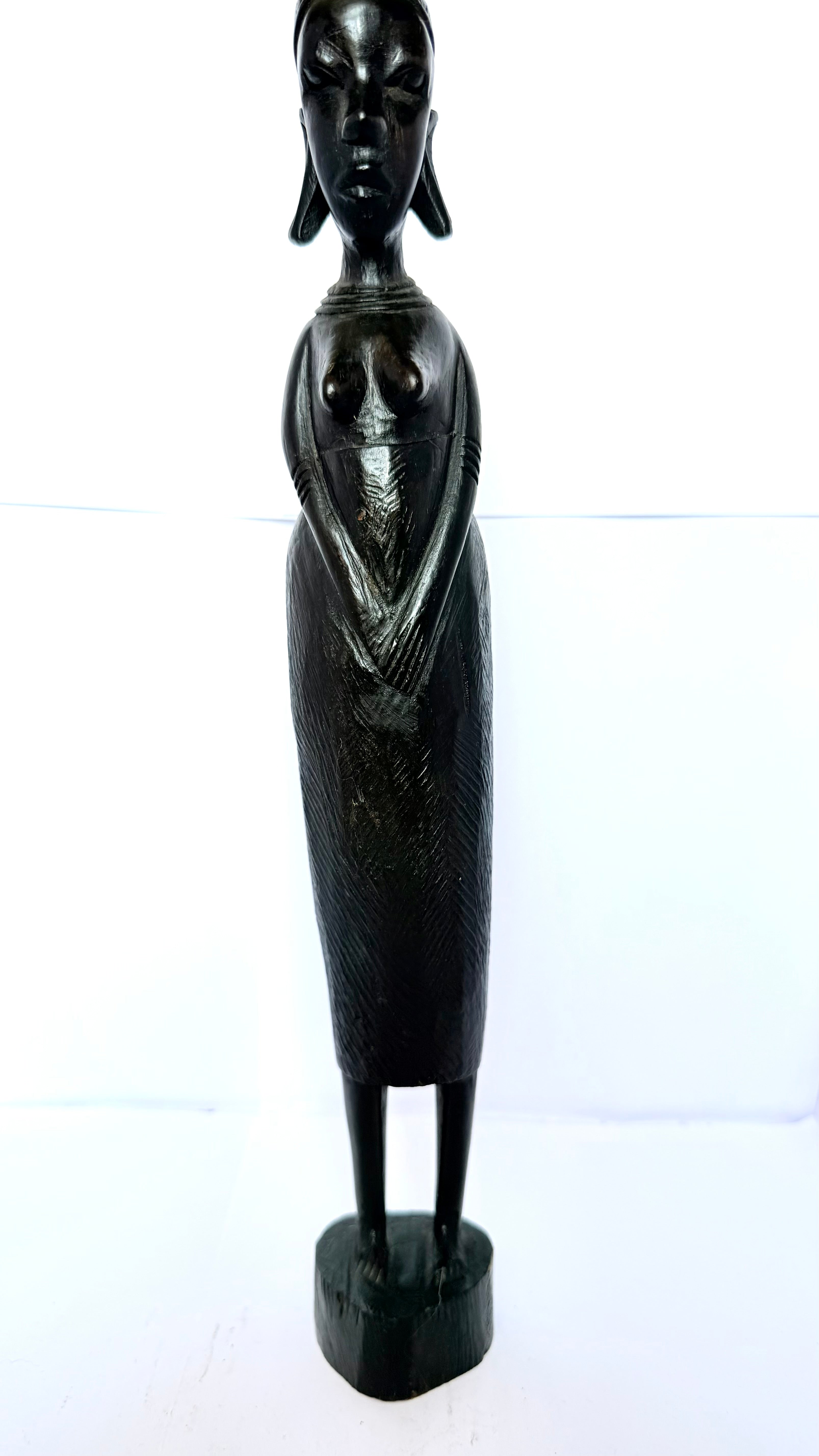 Statuetă din Lemn Lucrată Manual – 5 × 6 × 35 cm