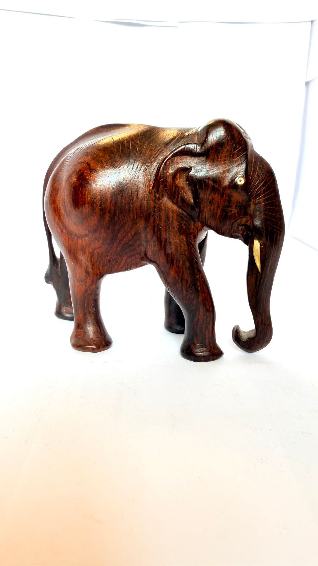 Statuetă din Lemn – 13,5 × 6,5 × 10,5 cm