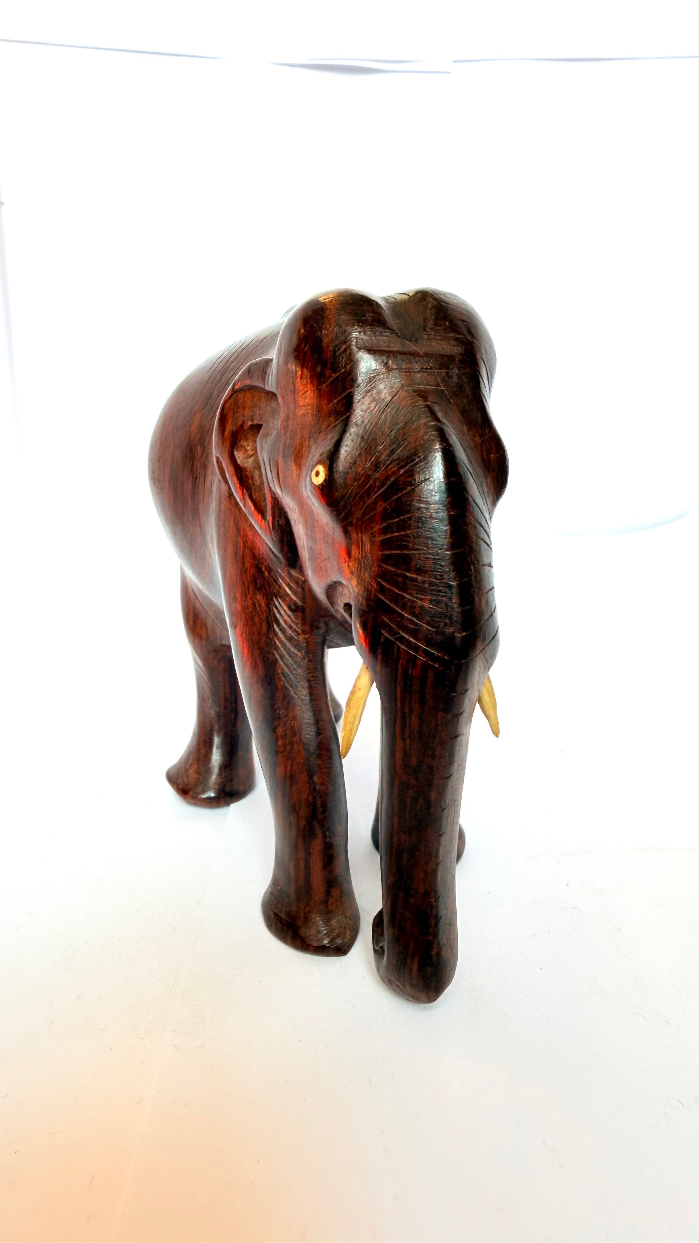 Statuetă din Lemn – 13,5 × 6,5 × 10,5 cm
