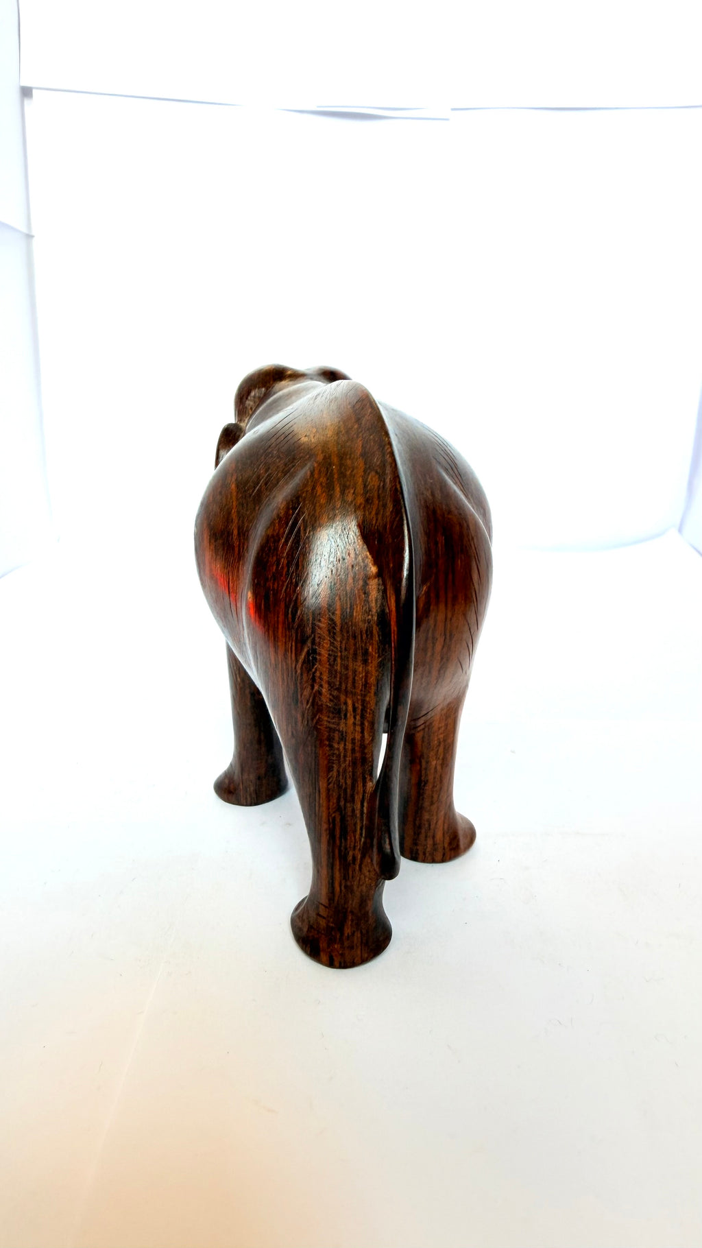Statuetă din Lemn – 13,5 × 6,5 × 10,5 cm