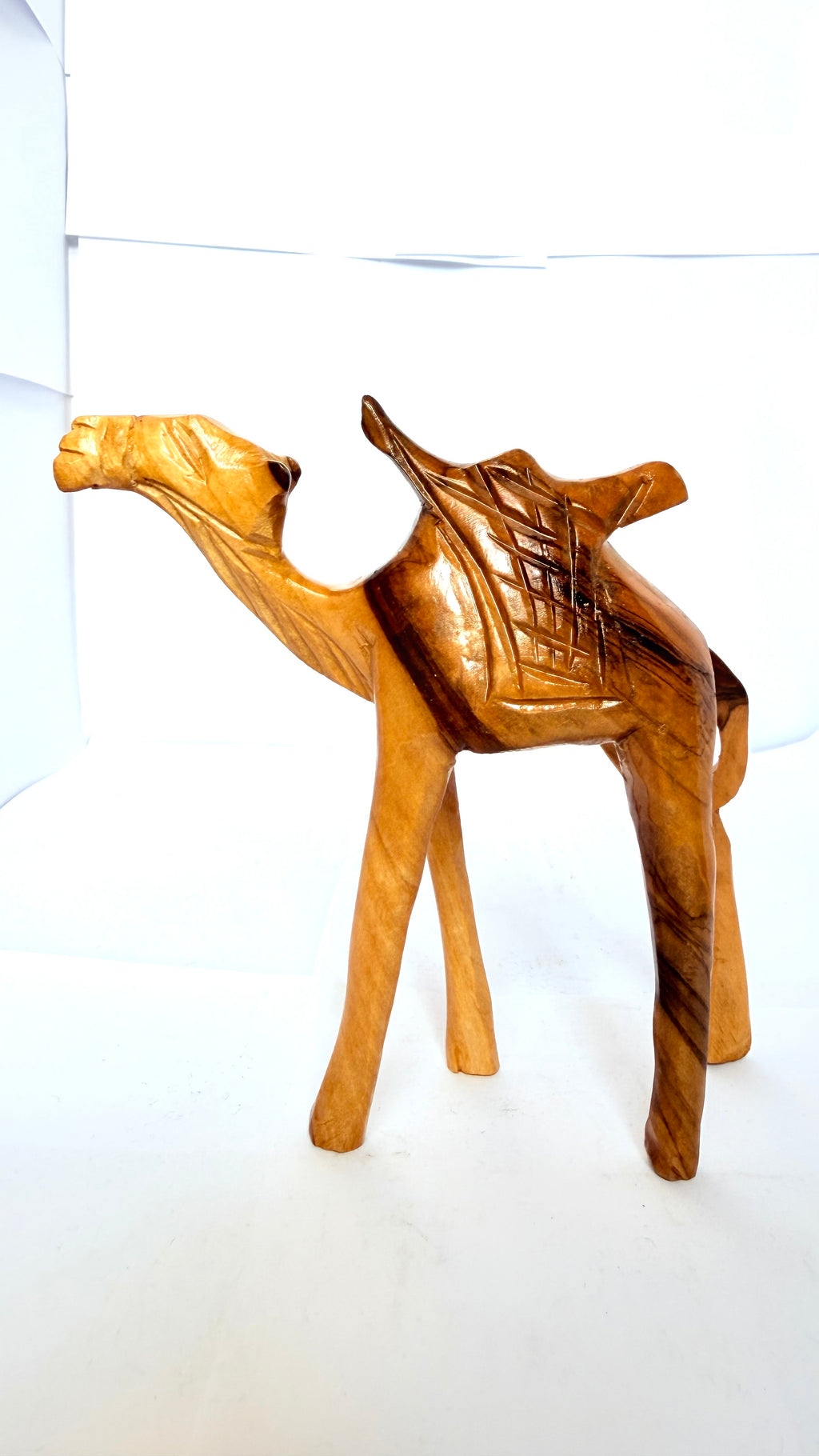 Statuetă din Lemn – 14 × 4 × 14 cm