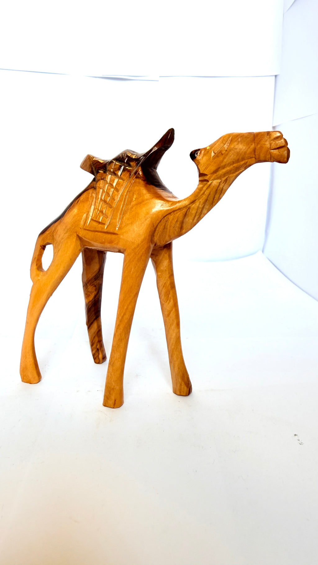 Statuetă din Lemn – 14 × 4 × 14 cm