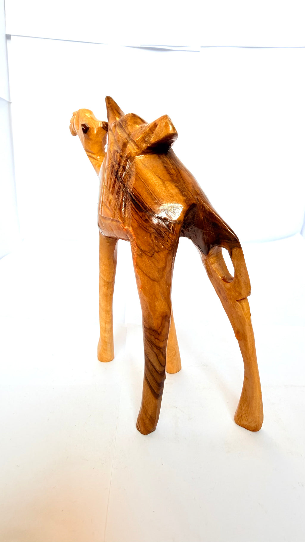 Statuetă din Lemn – 14 × 4 × 14 cm