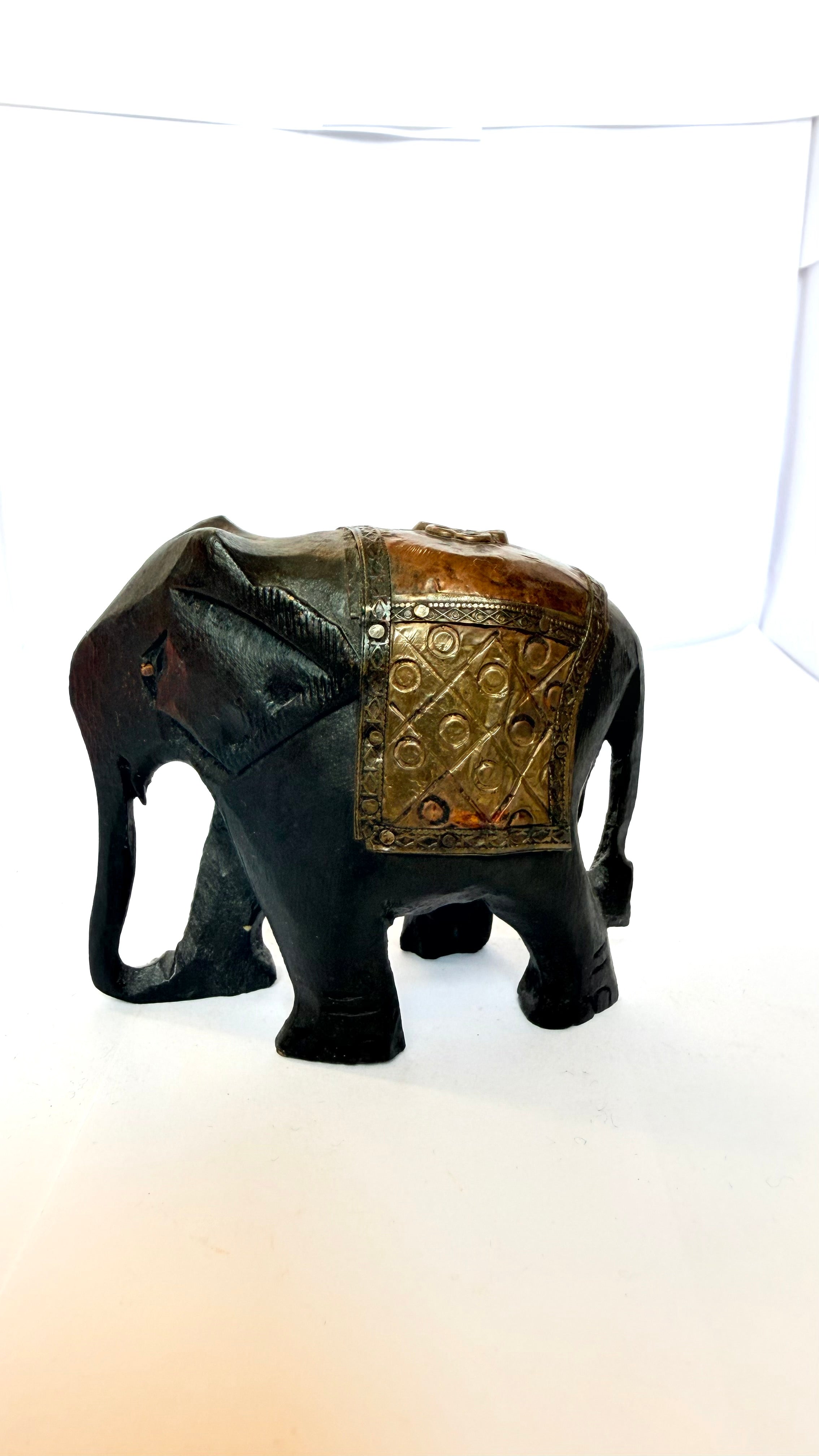 Statuetă din Lemn – 10 × 4,5 × 8 cm