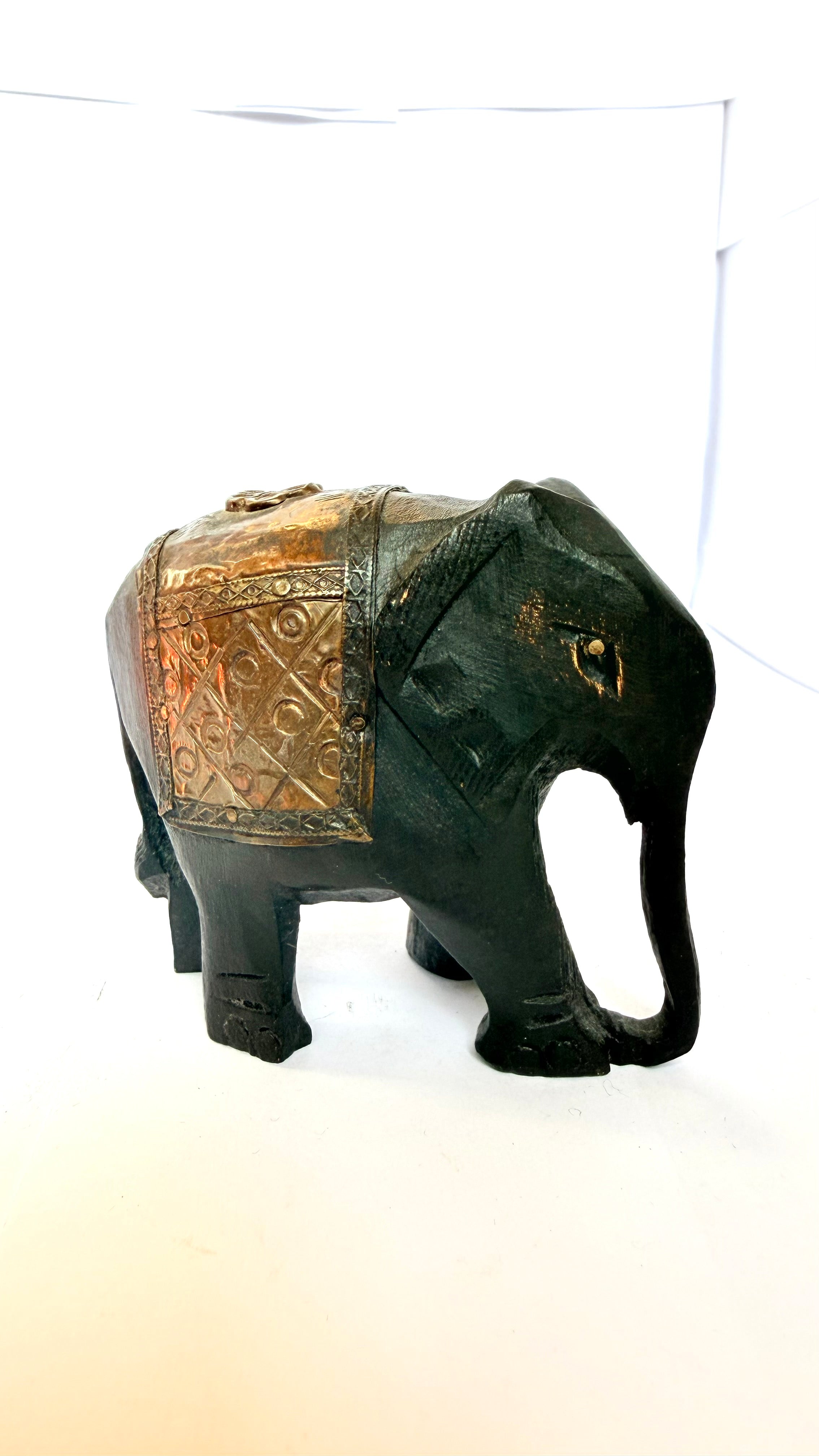 Statuetă din Lemn – 10 × 4,5 × 8 cm