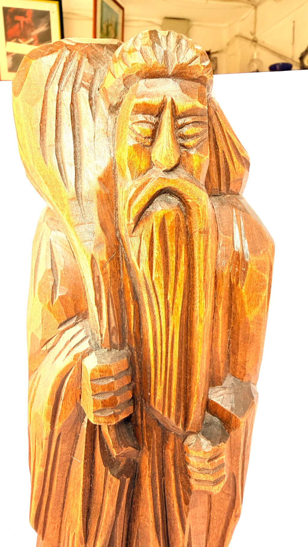 Statuetă din Lemn Lucrată Manual – 14 × 11 × 41,5 cm