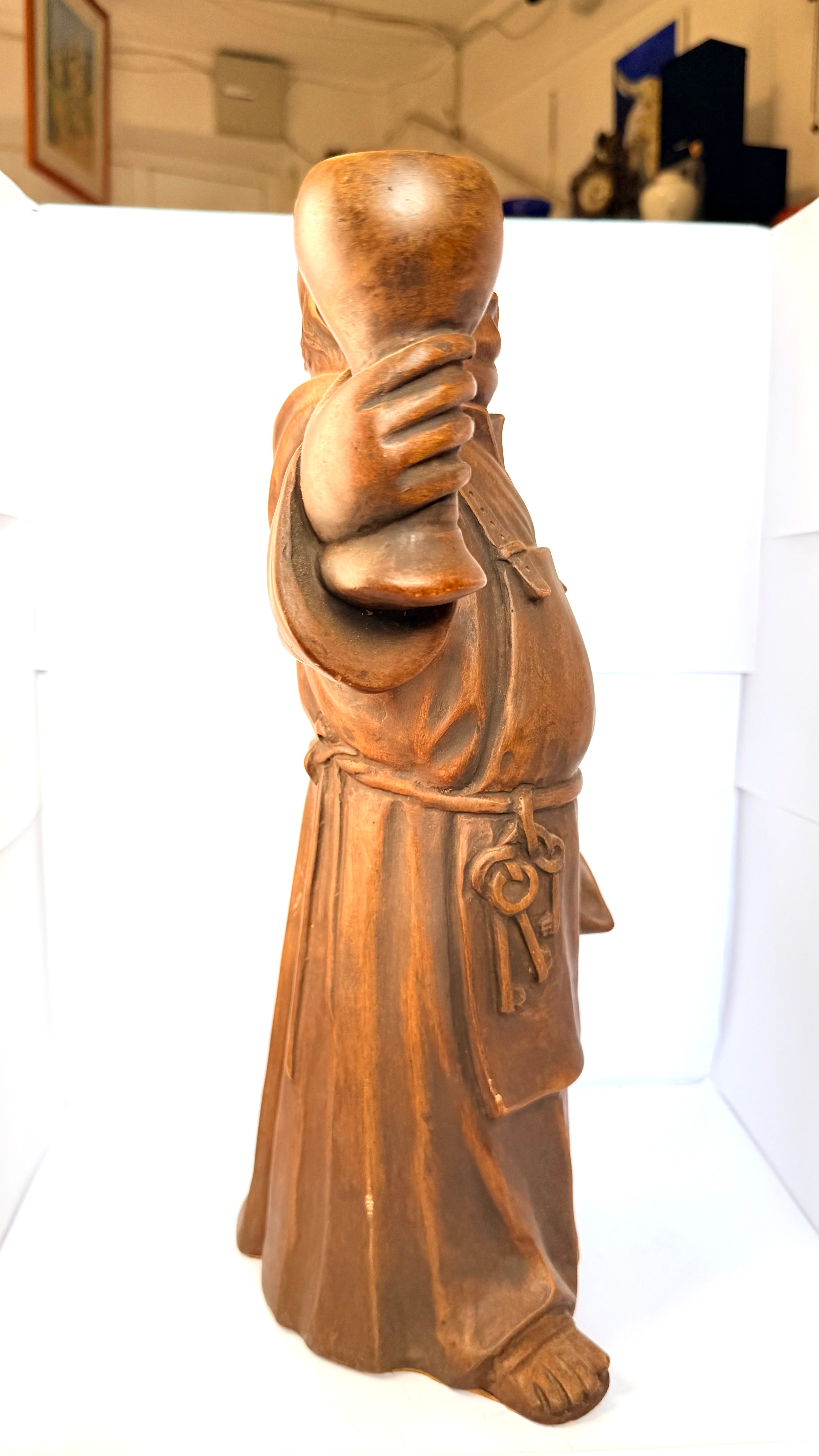 Statuetă din Lemn Lucrată Manual – 26 × 17 × 43 cm