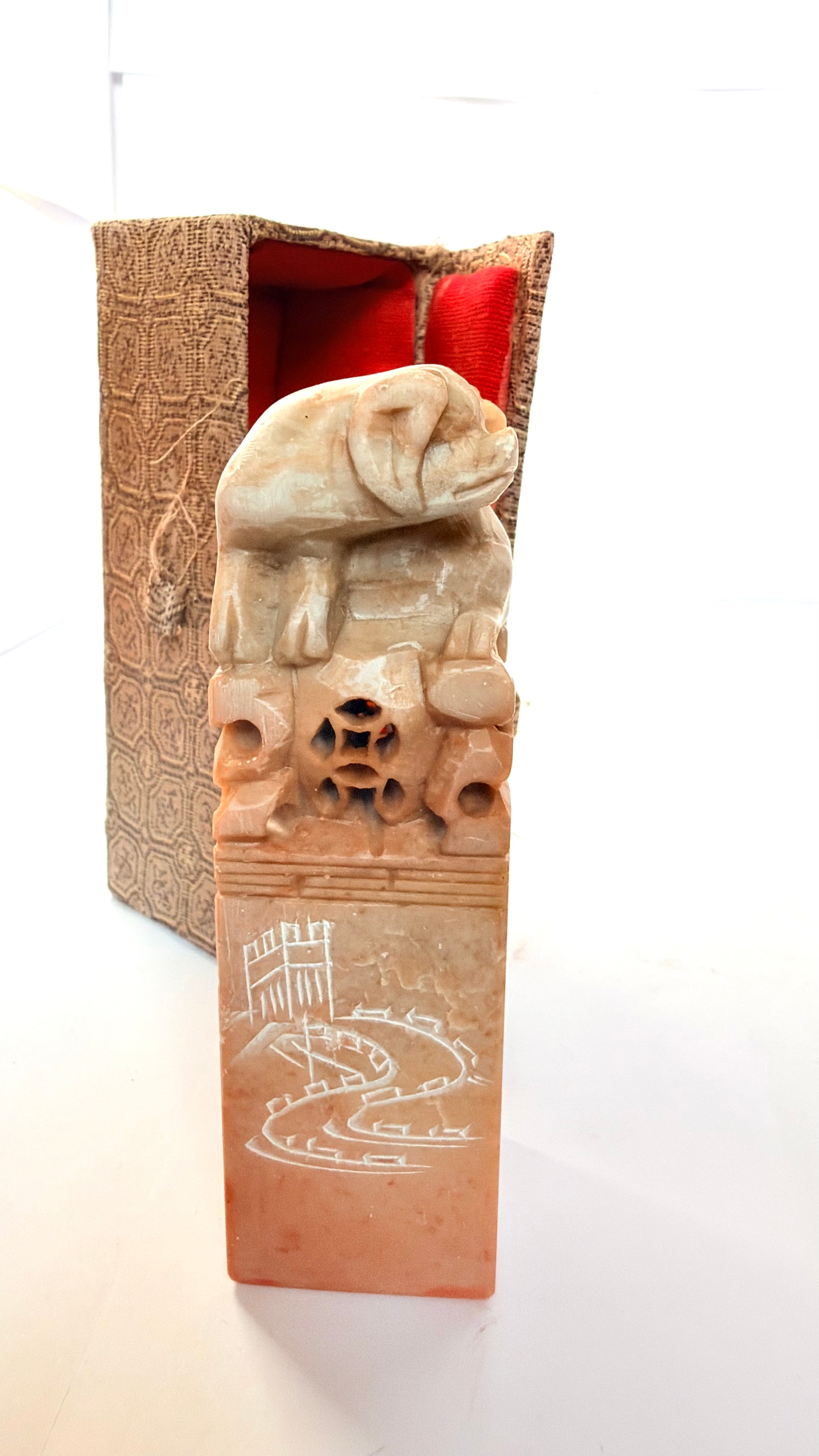 Statuetă din Marmură Naturală – 3 × 3 × 10 cm