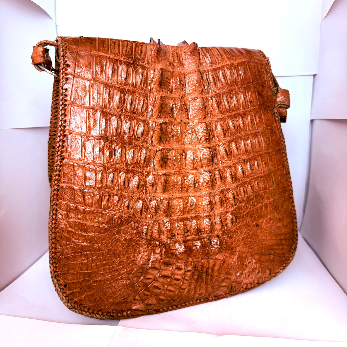 Geantă din Piele Naturală de Crocodil, Maro, Lucrată Manual – 25 × 12 × 25 cm