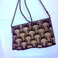 Geantă Neagră cu Broderie Aurie – 20 × 6 × 13 cm