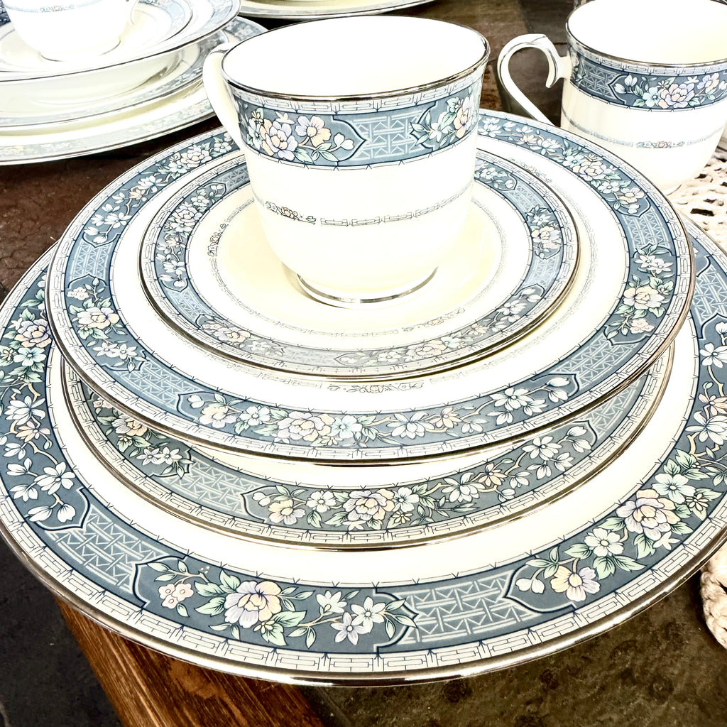 Set de Veselă Noritake din Porțelan – 33 de Piese