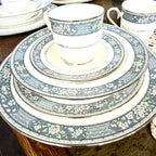 Set de Veselă Noritake din Porțelan – 33 de Piese
