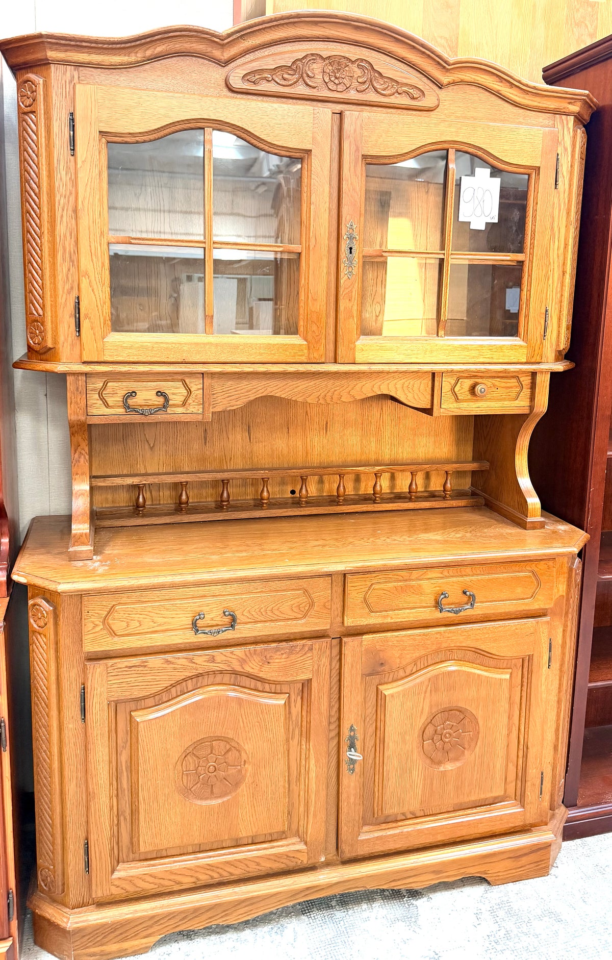 Vitrină din Lemn – 128 × 47 × 193 cm