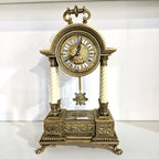 Ceas Vechi de Masă din Bronz cu Pendulă – 18 × 12 × 32 cm