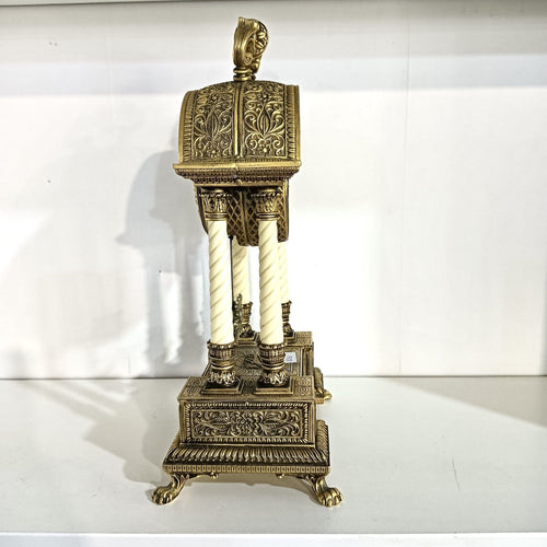 Ceas Vechi de Masă din Bronz cu Pendulă – 18 × 12 × 32 cm