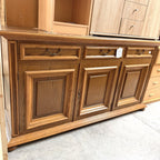 Comodă din Lemn cu 3 Uși și 3 Sertare – 190 × 52 × 100 cm