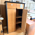 Comodă din Lemn Bej-Negru cu 2 Uși și 2 Sertare – 65 × 40 × 100 cm