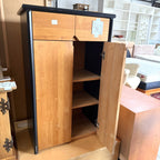 Comodă din Lemn Bej-Negru cu 2 Uși și 2 Sertare – 65 × 40 × 100 cm