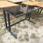 Birou cu Cadru Metalic și Blat din Sticlă Securizată – 120 × 60 × 75 cm
