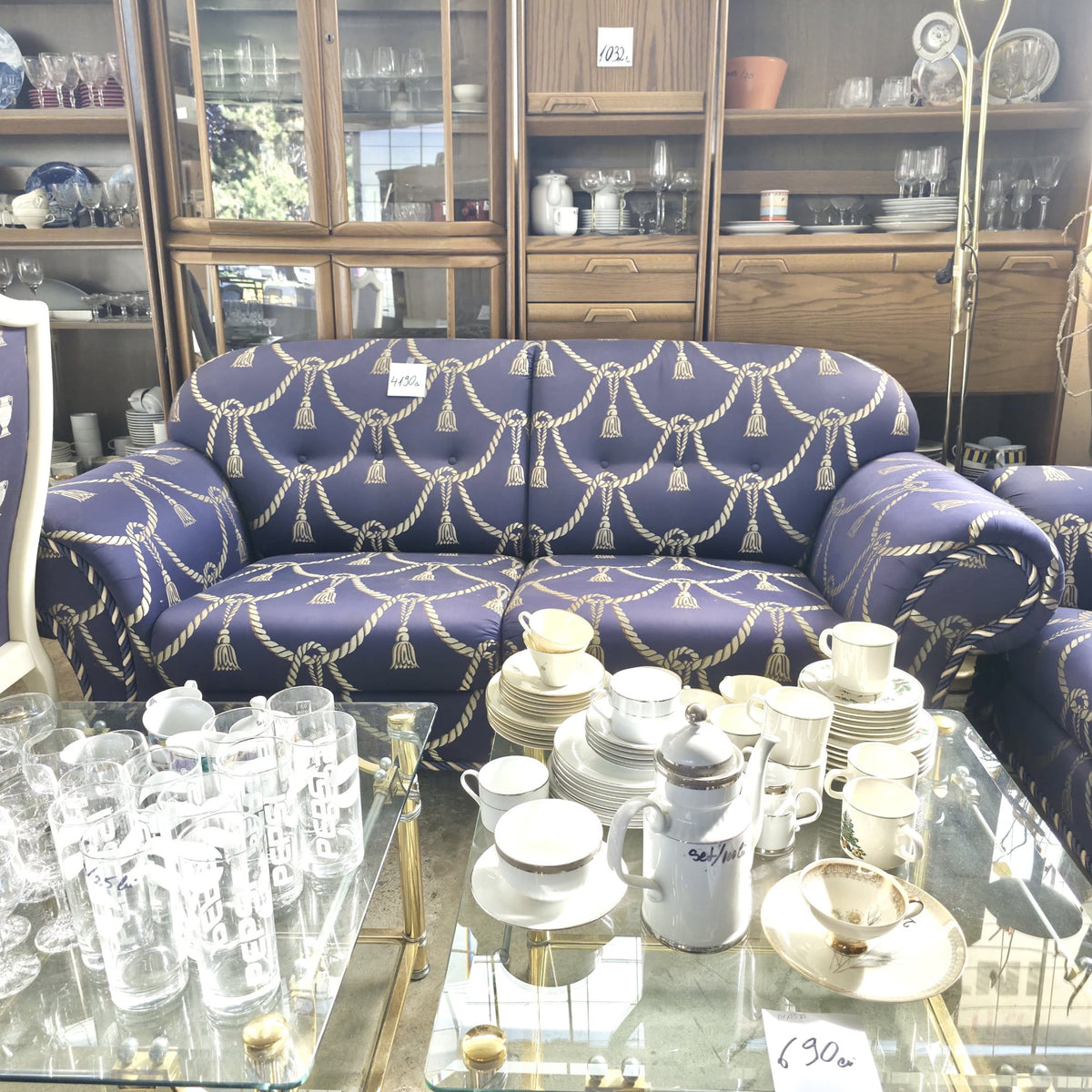 Set Living Clasic din Lemn Masiv – 2 Canapele și 2 Fotolii, Tapițerie Albastră cu Broderie Aurie
