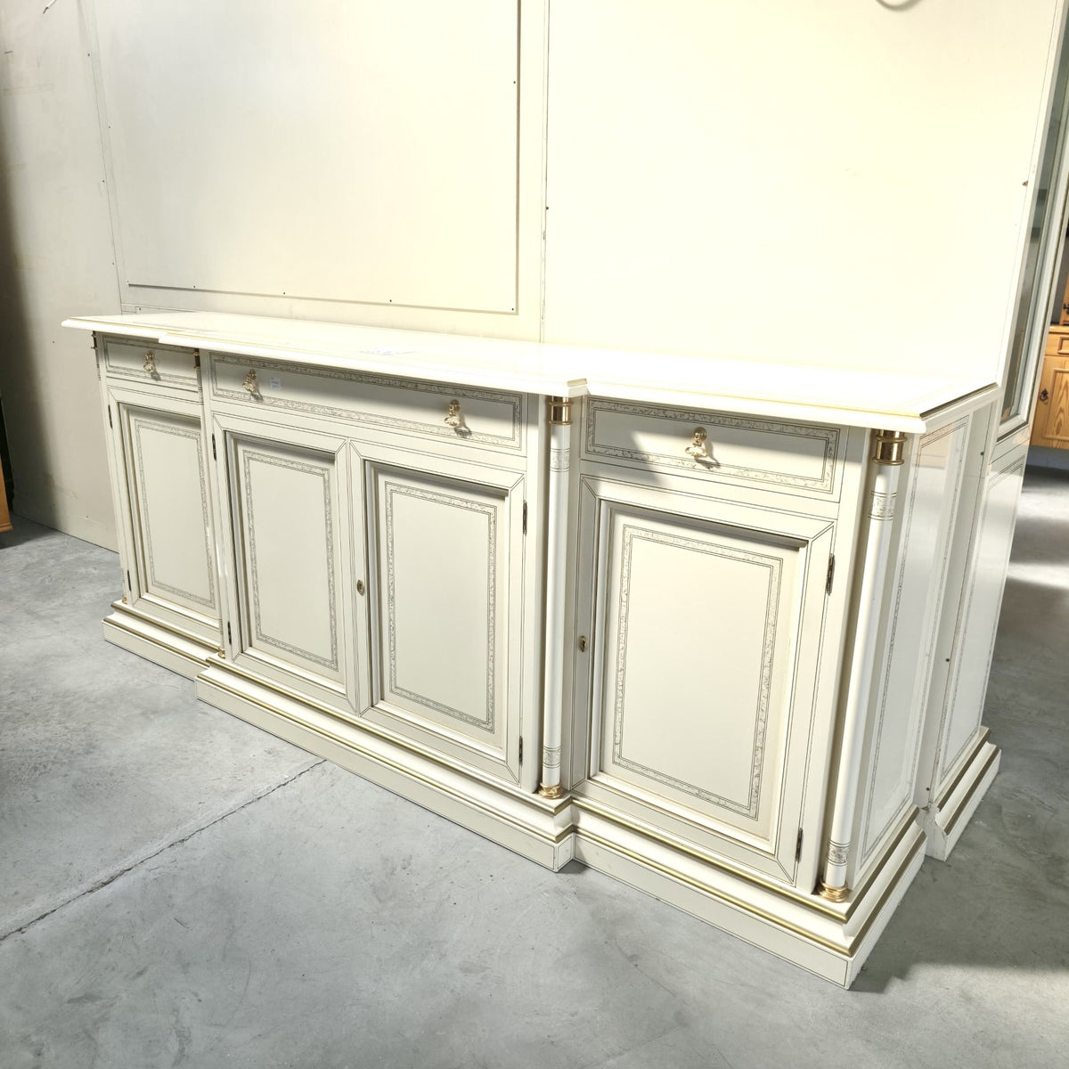 Comodă din Lemn – 230 × 52 × 96 cm