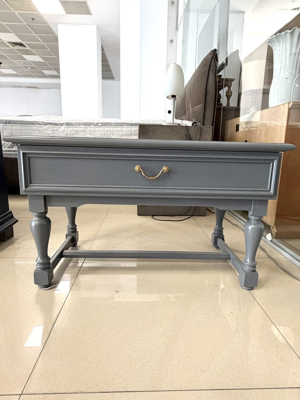 Comodă din Lemn Gri – 82 × 47 × 50 cm